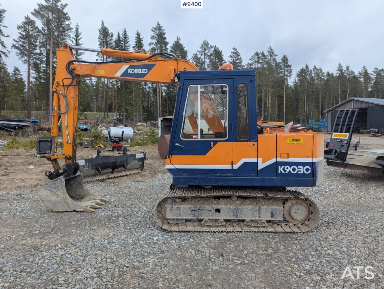 Excavator Kobelco K903C with buckets (see video) - Pásové rýpadlo: obrázok 2 Excavator Kobelco K903C with buckets (see video) - Pásové rýpadlo: obrázok 2