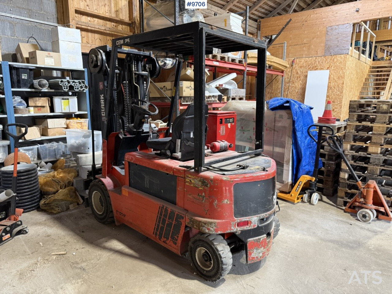 Forklift Clark CEM 25 - Elektrický vysokozdvižný vozík: obrázok 2 Forklift Clark CEM 25 - Elektrický vysokozdvižný vozík: obrázok 2