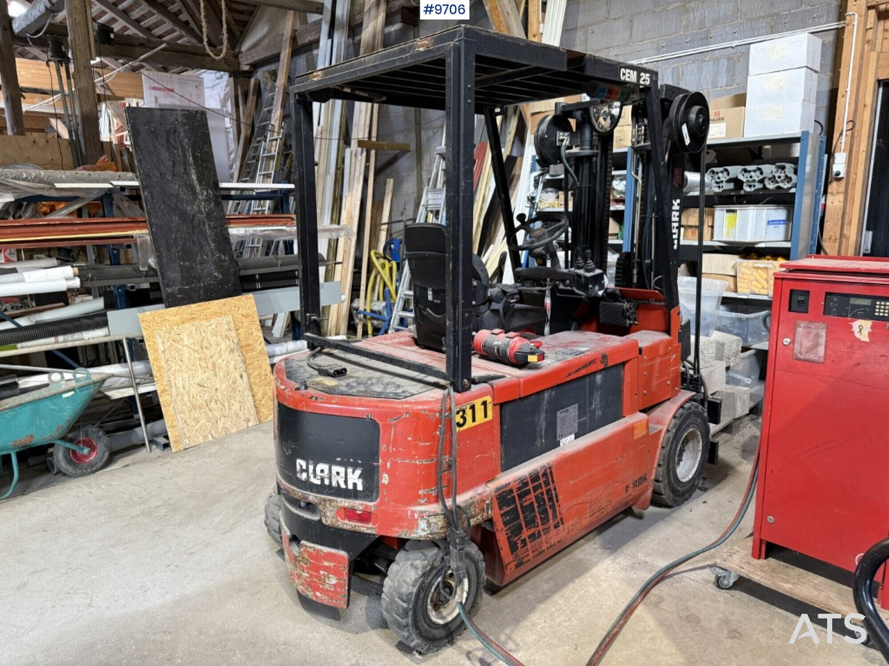 Forklift Clark CEM 25 - Elektrický vysokozdvižný vozík: obrázok 4 Forklift Clark CEM 25 - Elektrický vysokozdvižný vozík: obrázok 4