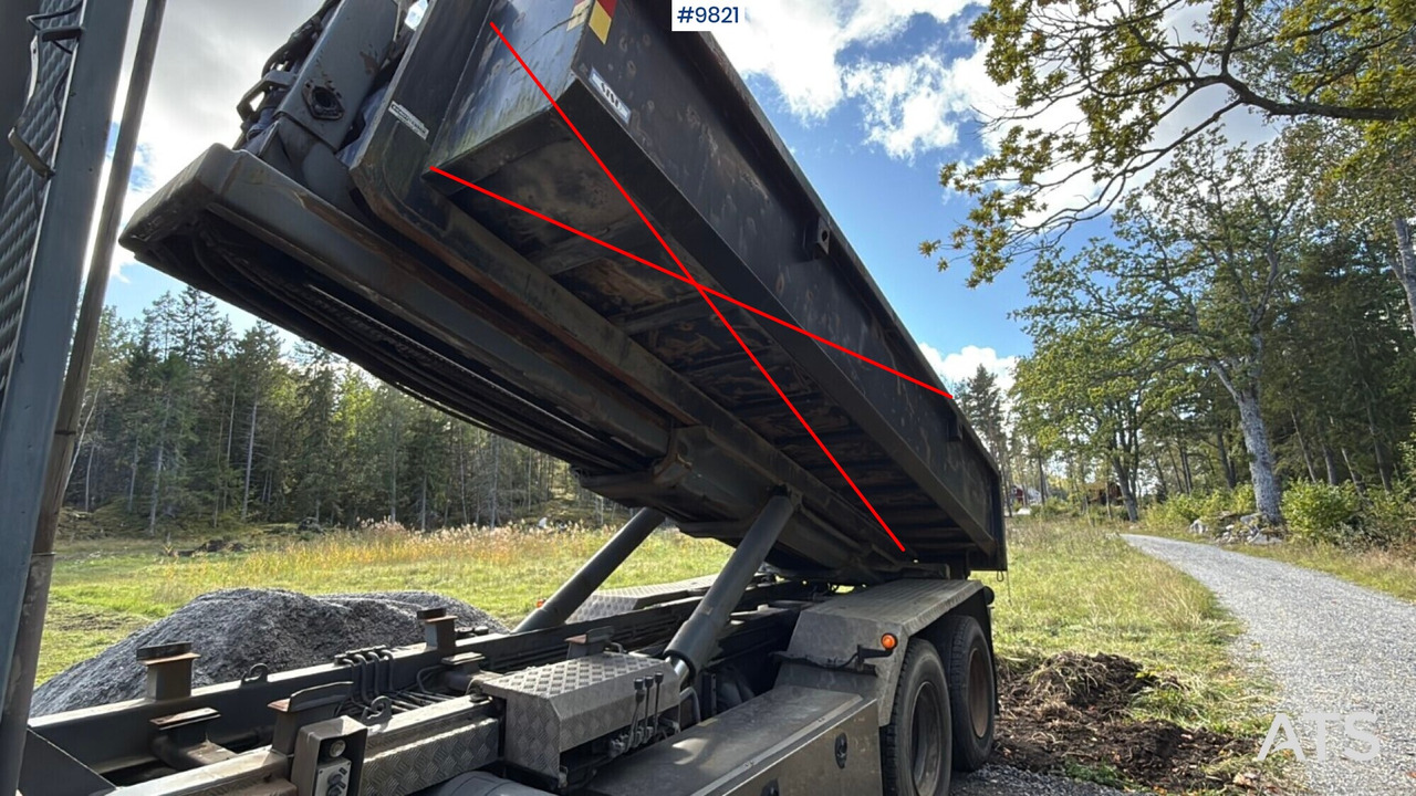 Hooklift Truck P124 360 Rep.object - Hákový nosič kontajnerov: obrázok 4 Hooklift Truck P124 360 Rep.object - Hákový nosič kontajnerov: obrázok 4