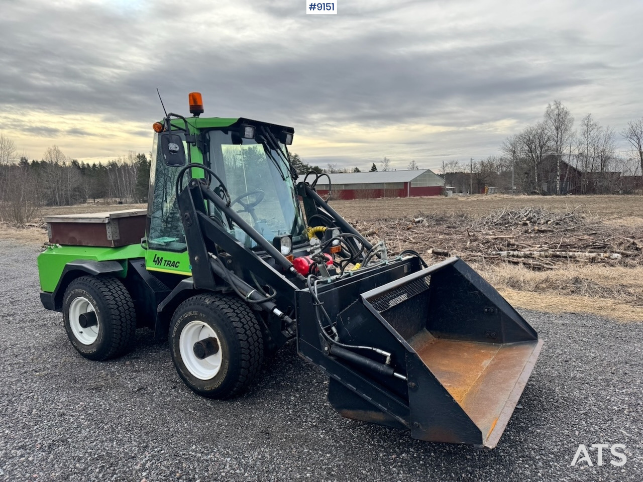 LM TRAC Skid steer loader with gears (VIDEO) - Komunálne/ Špeciálne stroje: obrázok 2 LM TRAC Skid steer loader with gears (VIDEO) - Komunálne/ Špeciálne stroje: obrázok 2