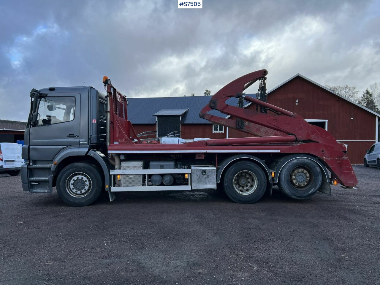 Lift dumper Mercedes Benz 950.60 2529L (SE VIDEO) - Ramenový nosič kontajnerov: obrázok 2 Lift dumper Mercedes Benz 950.60 2529L (SE VIDEO) - Ramenový nosič kontajnerov: obrázok 2
