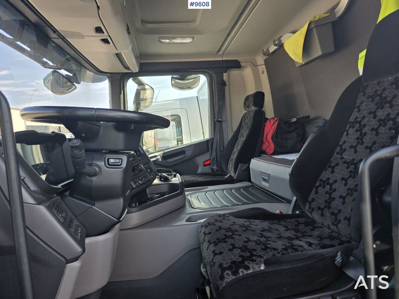 Scania P250 Liftable and lowerable body - Skříňový nákladní auto: obrázok 5 Scania P250 Liftable and lowerable body - Skříňový nákladní auto: obrázok 5