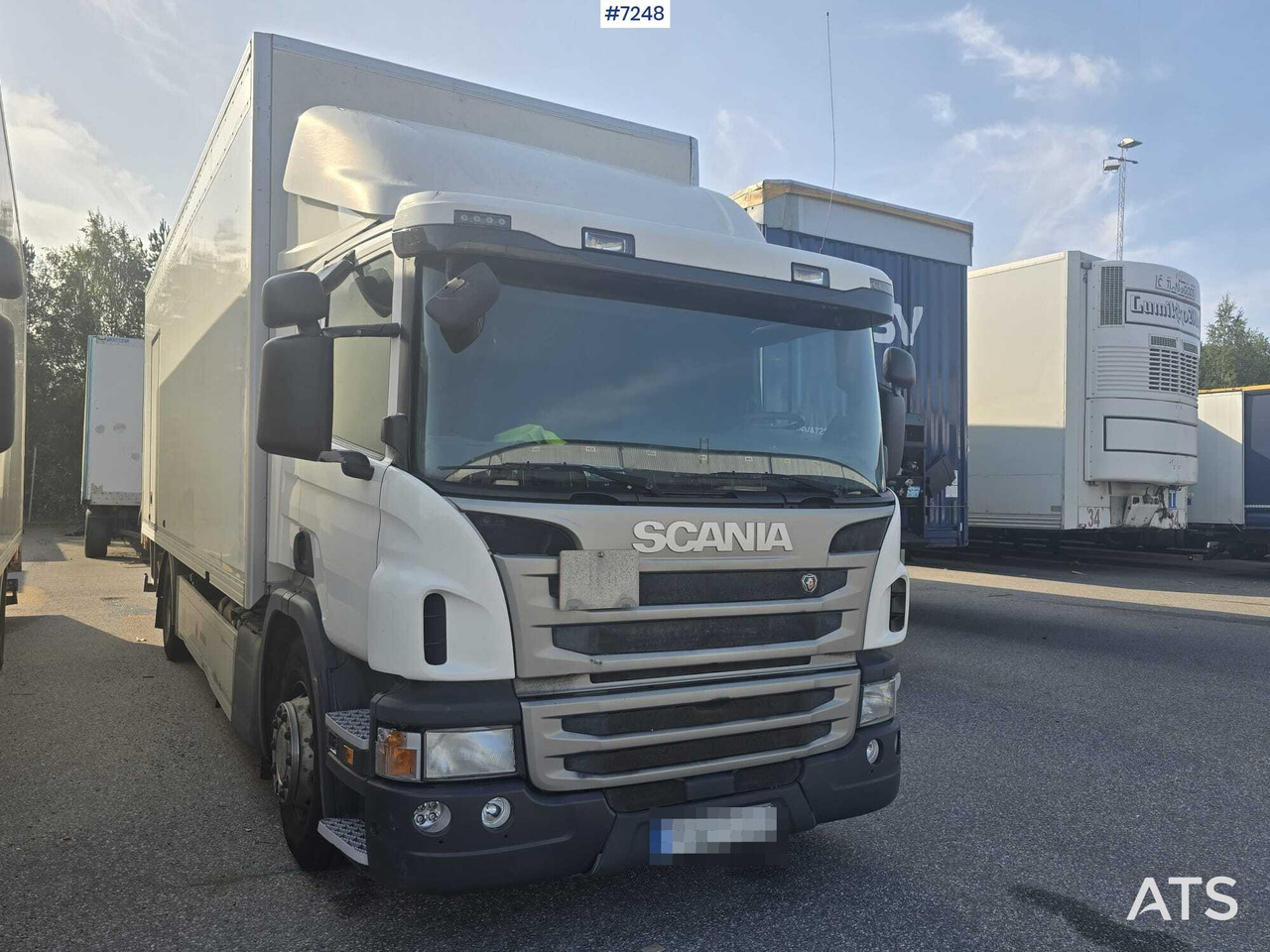 Scania P320 Box truck with tail lift - Skříňový nákladní auto: obrázok 2 Scania P320 Box truck with tail lift - Skříňový nákladní auto: obrázok 2