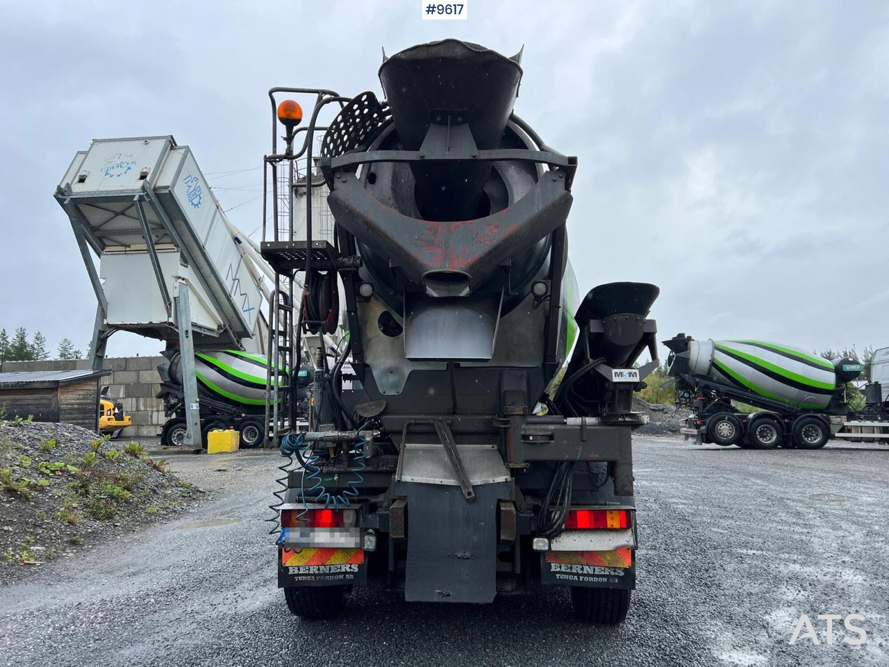 Scania R124 tridem with LAXO quick release / Concrete truck - Domiešavač: obrázok 4 Scania R124 tridem with LAXO quick release / Concrete truck - Domiešavač: obrázok 4