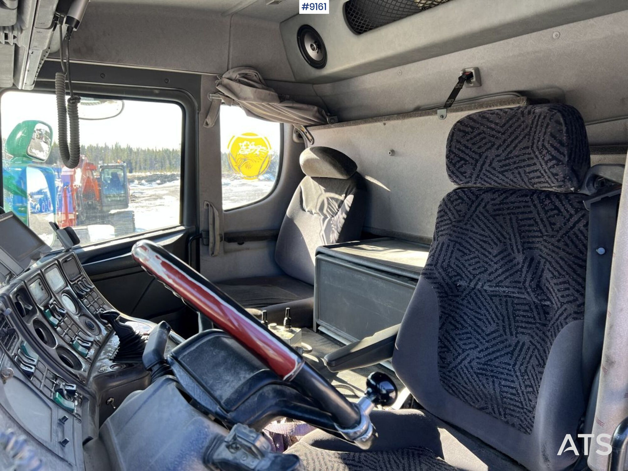 Podvozek s kabinou Scania R124 with cameleont quick lock, underbite and plow attachments: obrázok 6 Podvozek s kabinou Scania R124 with cameleont quick lock, underbite and plow attachments: obrázok 6