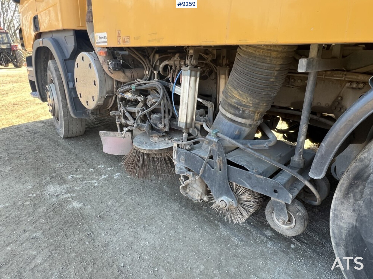 Scania sweeper truck with Johnston Beam sweeper (VIDEO) - Zametacie vozidlo: obrázok 3 Scania sweeper truck with Johnston Beam sweeper (VIDEO) - Zametacie vozidlo: obrázok 3