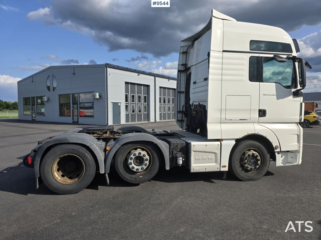 Tractor Unit MAN TGX 6x2 - Ťahač: obrázok 3 Tractor Unit MAN TGX 6x2 - Ťahač: obrázok 3