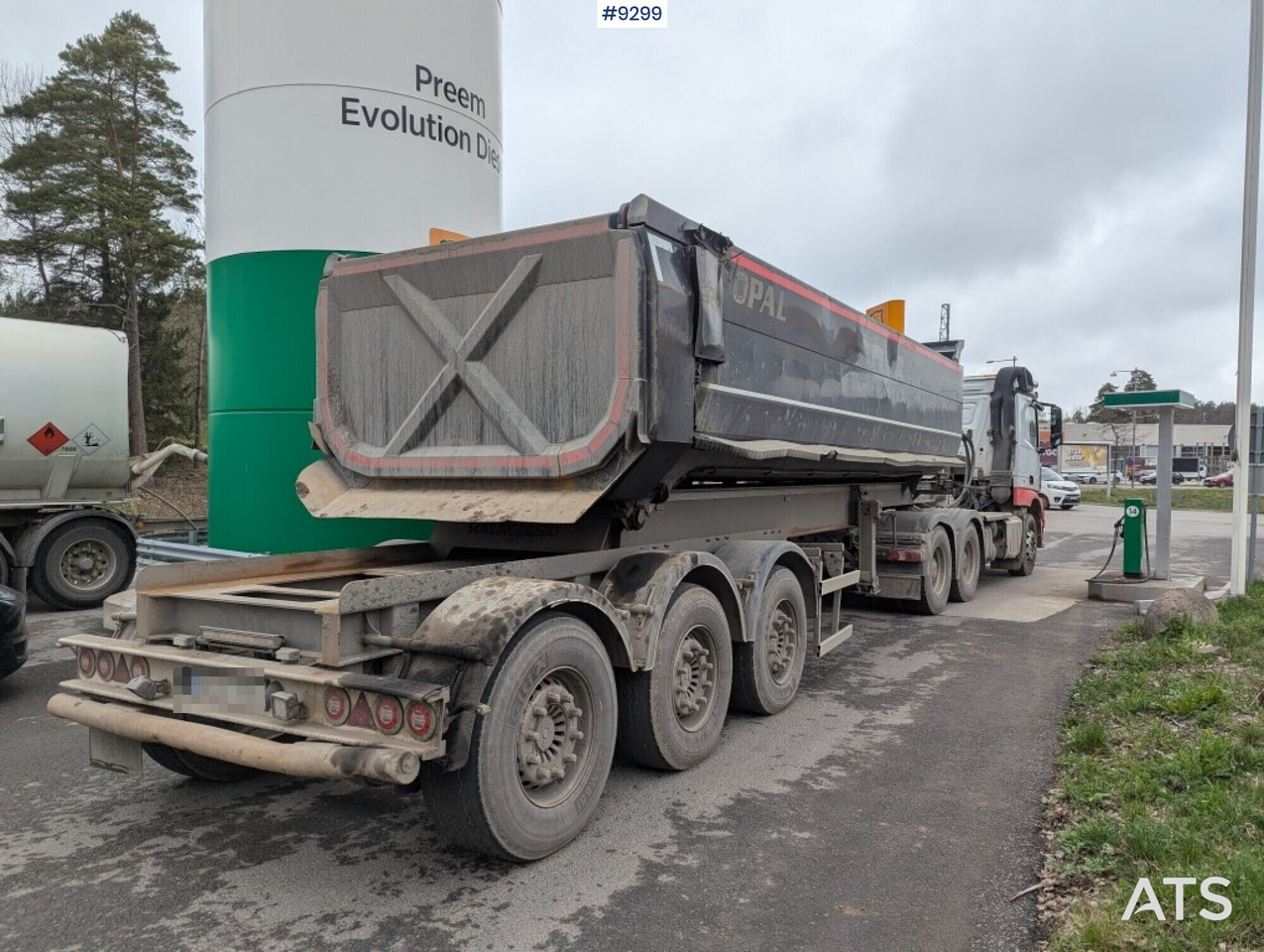 Tractor Unit Mercedes-Benz Arocs 3351 6x4 with tipper trailer - Ťahač: obrázok 4 Tractor Unit Mercedes-Benz Arocs 3351 6x4 with tipper trailer - Ťahač: obrázok 4