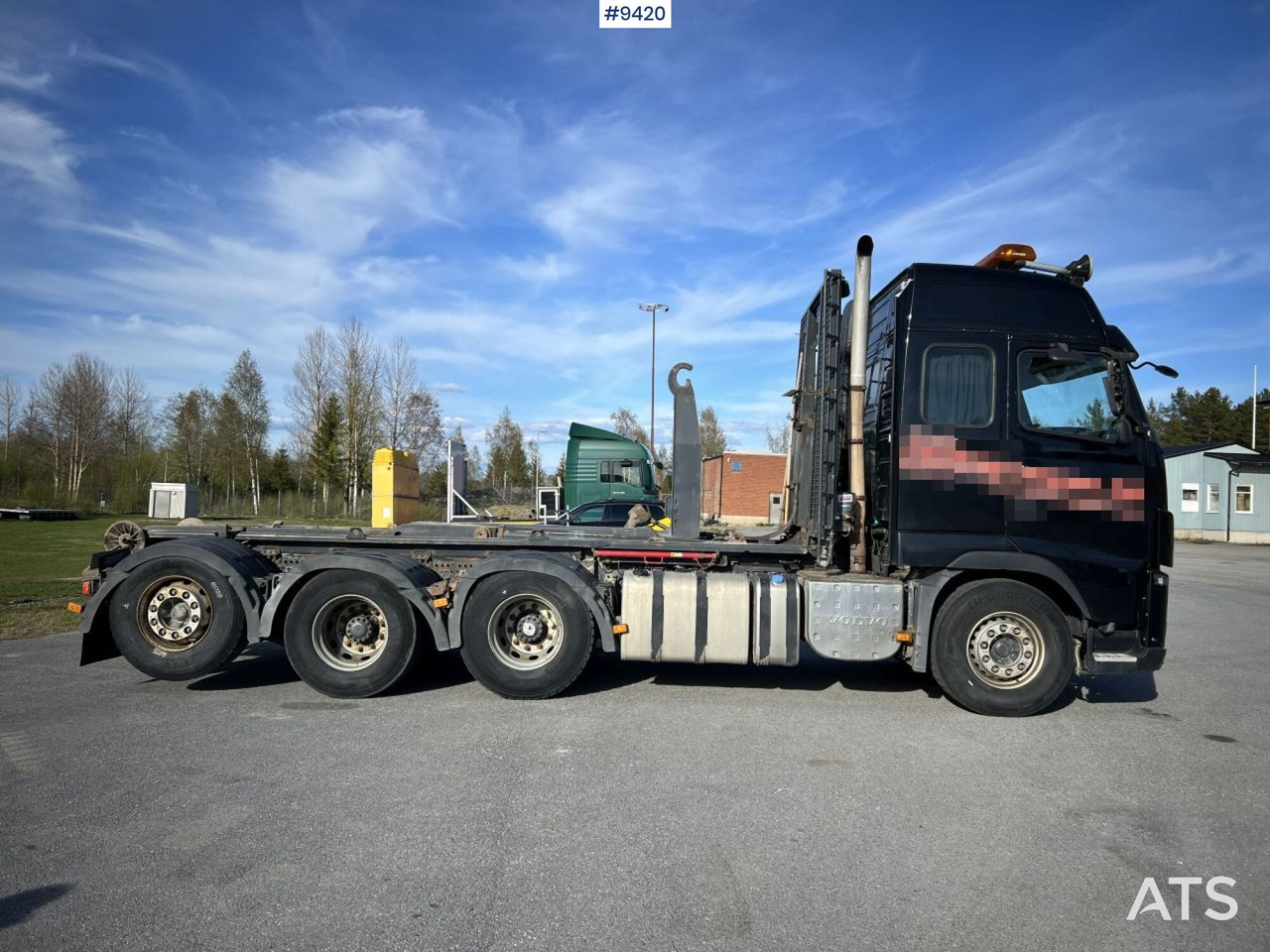 Volvo FH16 8*4 Tridem Hooklift - Hákový nosič kontajnerov: obrázok 3 Volvo FH16 8*4 Tridem Hooklift - Hákový nosič kontajnerov: obrázok 3