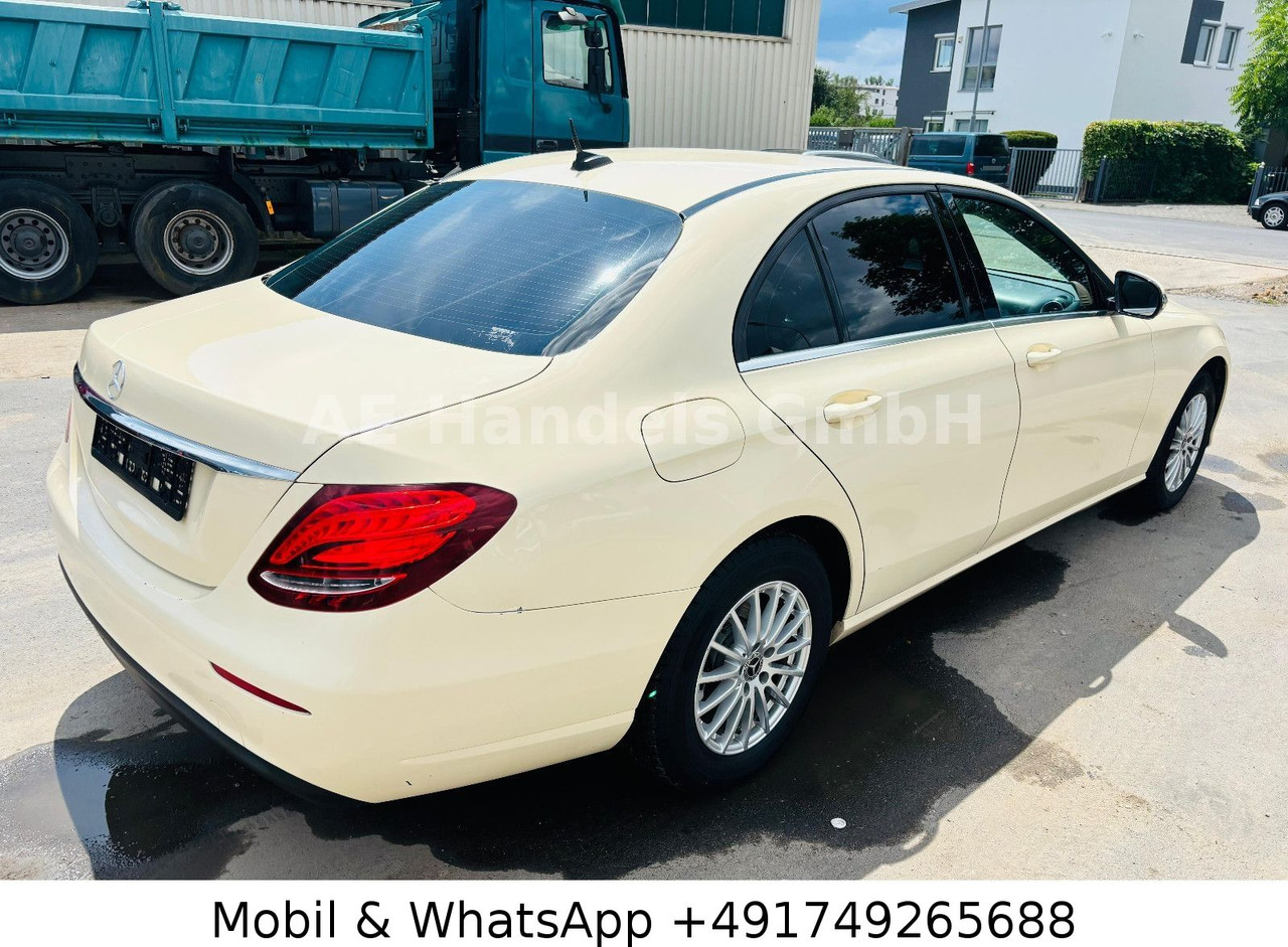 Mercedes-Benz E 220 d *Leder / Sitzheizung / Tempomat - Sedan: obrázok 3 Mercedes-Benz E 220 d *Leder / Sitzheizung / Tempomat - Sedan: obrázok 3