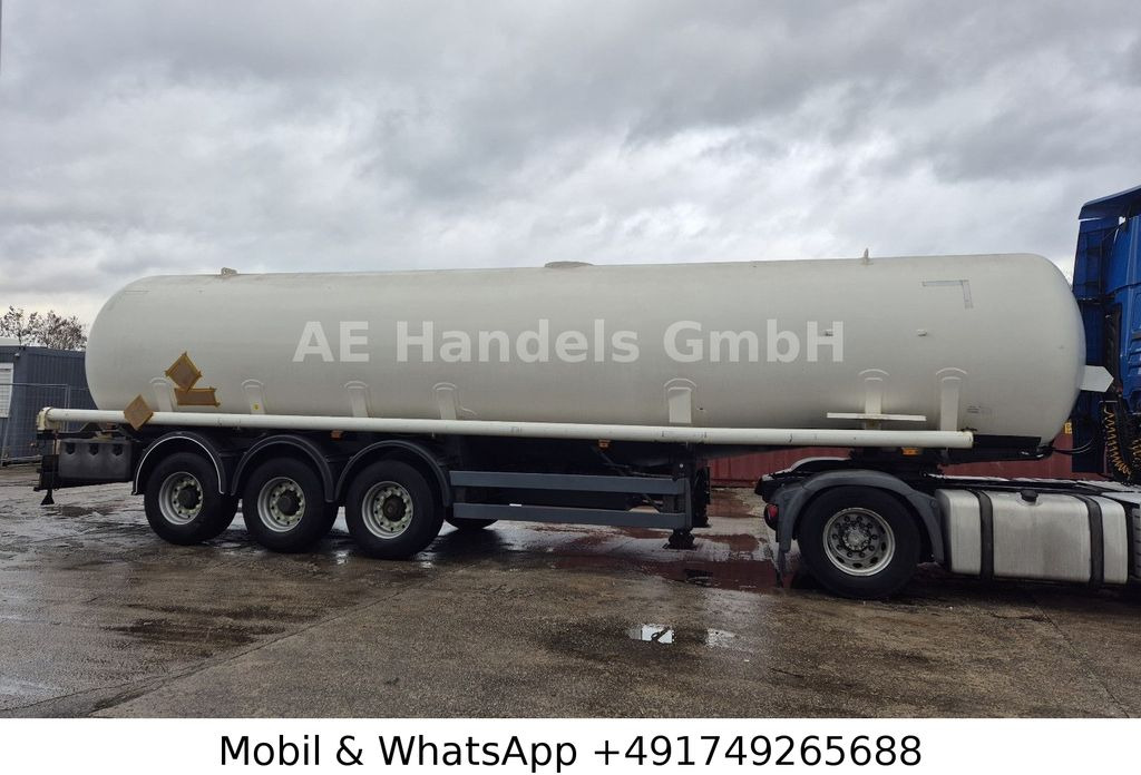 Willig *ADR/40.000Liter/Kerosin/Diesel/Benzin Willig *ADR/40.000Liter/Kerosin/Diesel/Benzin - Cisternový náves: obrázok 2 Willig *ADR/40.000Liter/Kerosin/Diesel/Benzin Willig *ADR/40.000Liter/Kerosin/Diesel/Benzin - Cisternový náves: obrázok 2