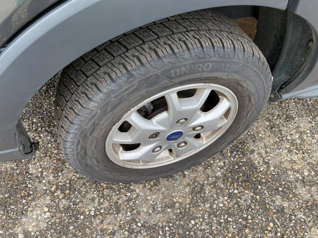 Dodávka skriňová nadstavba Ford TRANSIT L2H2 2.0 TDCI EcoBlue 130 A Réparer: obrázok 14
