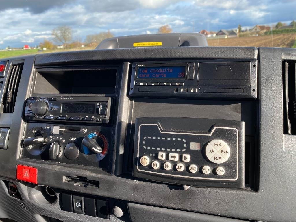 Nákladné vozidlo na prepravu automobilov Isuzu P75-S2/MONZA 1er Main Carte grise Française: obrázok 38 Nákladné vozidlo na prepravu automobilov Isuzu P75-S2/MONZA 1er Main Carte grise Française: obrázok 38