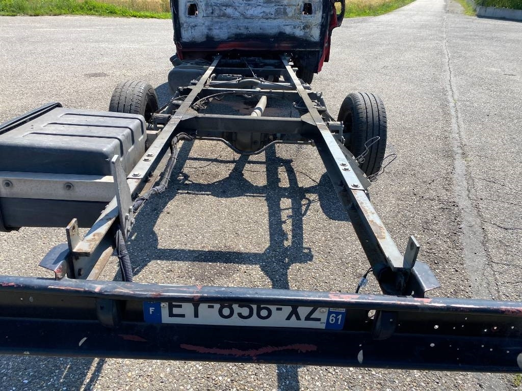 Furgon Iveco DAILY 33S12 / 2.3D 115: obrázok 26