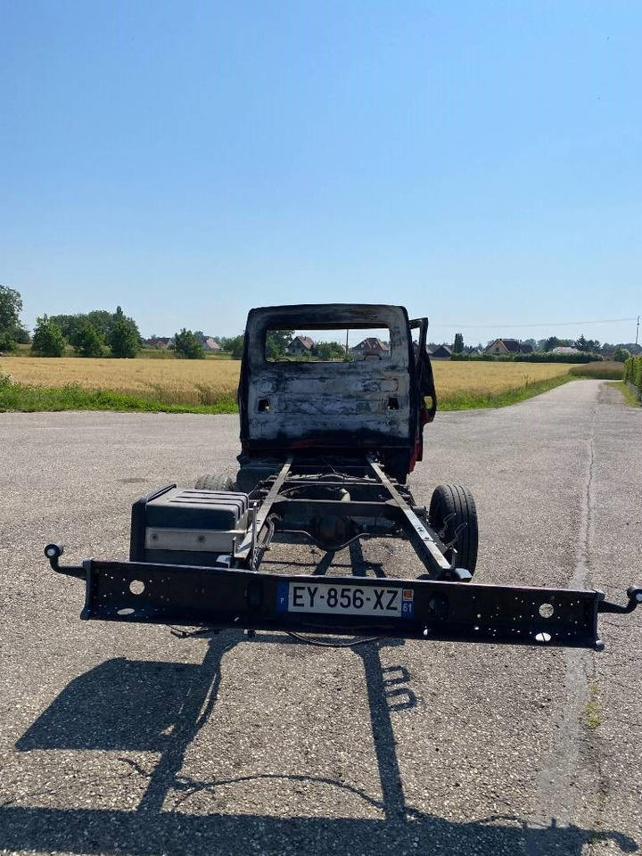 Furgon Iveco DAILY 33S12 / 2.3D 115: obrázok 5