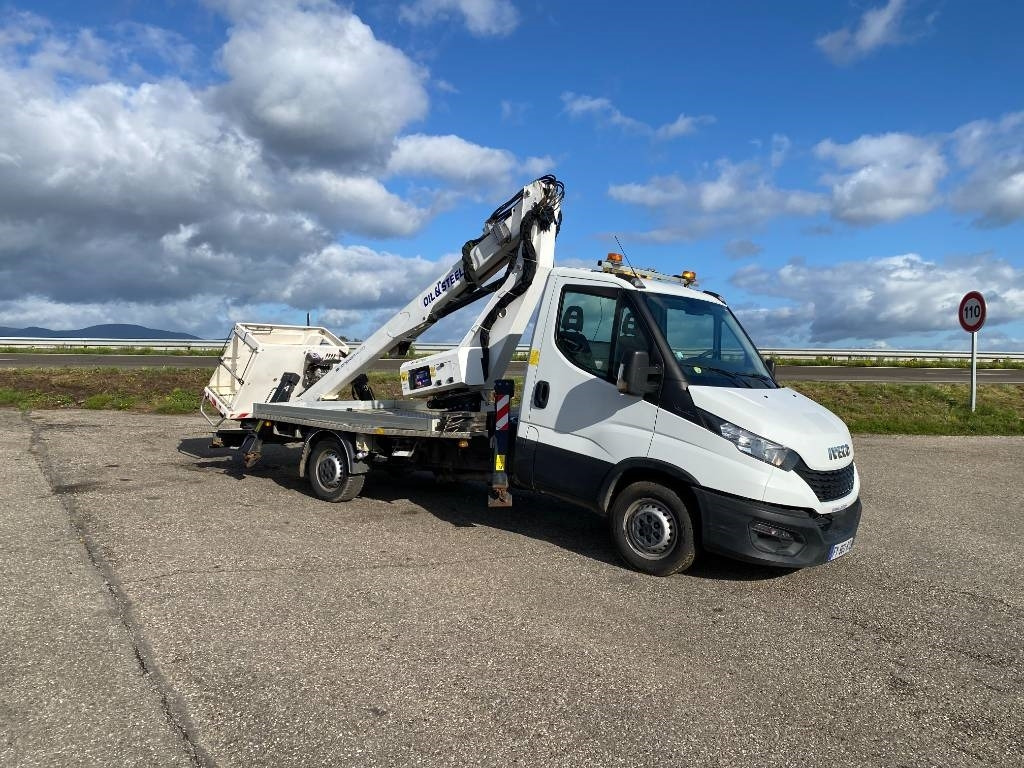 Iveco DAILY 35-140S / 2.3 Multijet 136-OIL&STEEL - Automobilová plošina: obrázok 4 Iveco DAILY 35-140S / 2.3 Multijet 136-OIL&STEEL - Automobilová plošina: obrázok 4