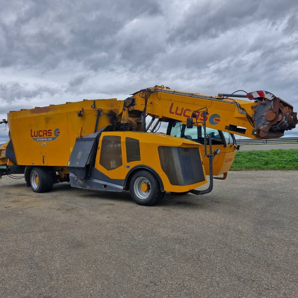 Kŕmny voz Lucas Autospire G240: obrázok 8