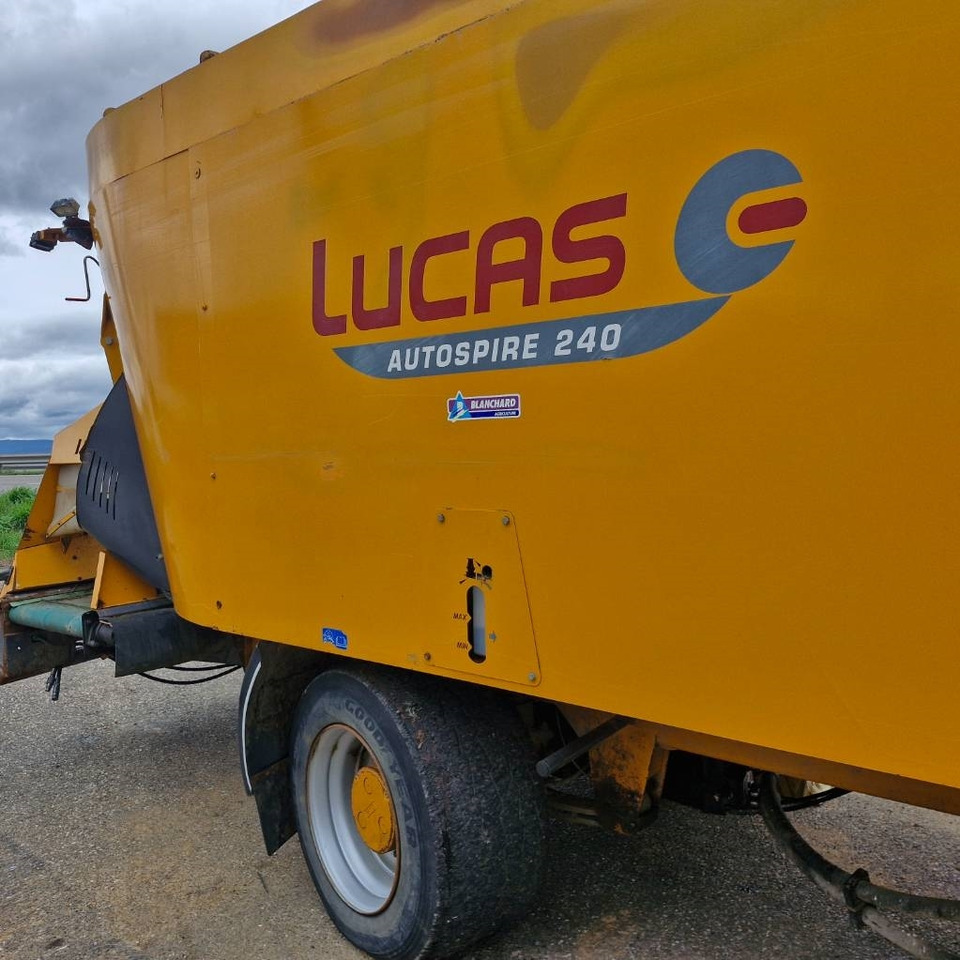 Kŕmny voz Lucas Autospire G240: obrázok 19