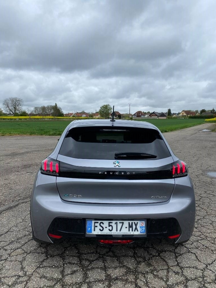 Peugeot e208 136/GT-Line Toit Panoramique 1er Main - Automobil: obrázok 5 Peugeot e208 136/GT-Line Toit Panoramique 1er Main - Automobil: obrázok 5