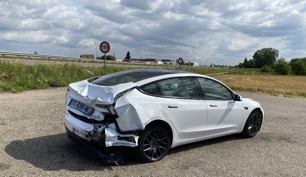 Tesla MODEL 3 5YJ3 Carte Grise Française endommagée - Automobil: obrázok 4 Tesla MODEL 3 5YJ3 Carte Grise Française endommagée - Automobil: obrázok 4