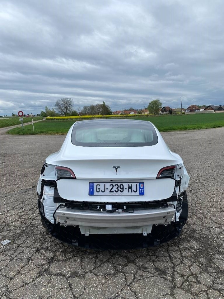 Tesla MODEL 3 5YJ3 - Rwd-Carte Grise Française endommagé - Automobil: obrázok 5 Tesla MODEL 3 5YJ3 - Rwd-Carte Grise Française endommagé - Automobil: obrázok 5