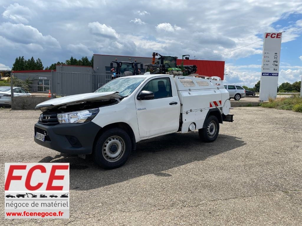 Toyota HILUX 2.4 D4D /MINIMAX COMBINE LONGWAY endommagé - Fekálne vozidlo: obrázok 1 Toyota HILUX 2.4 D4D /MINIMAX COMBINE LONGWAY endommagé - Fekálne vozidlo: obrázok 1