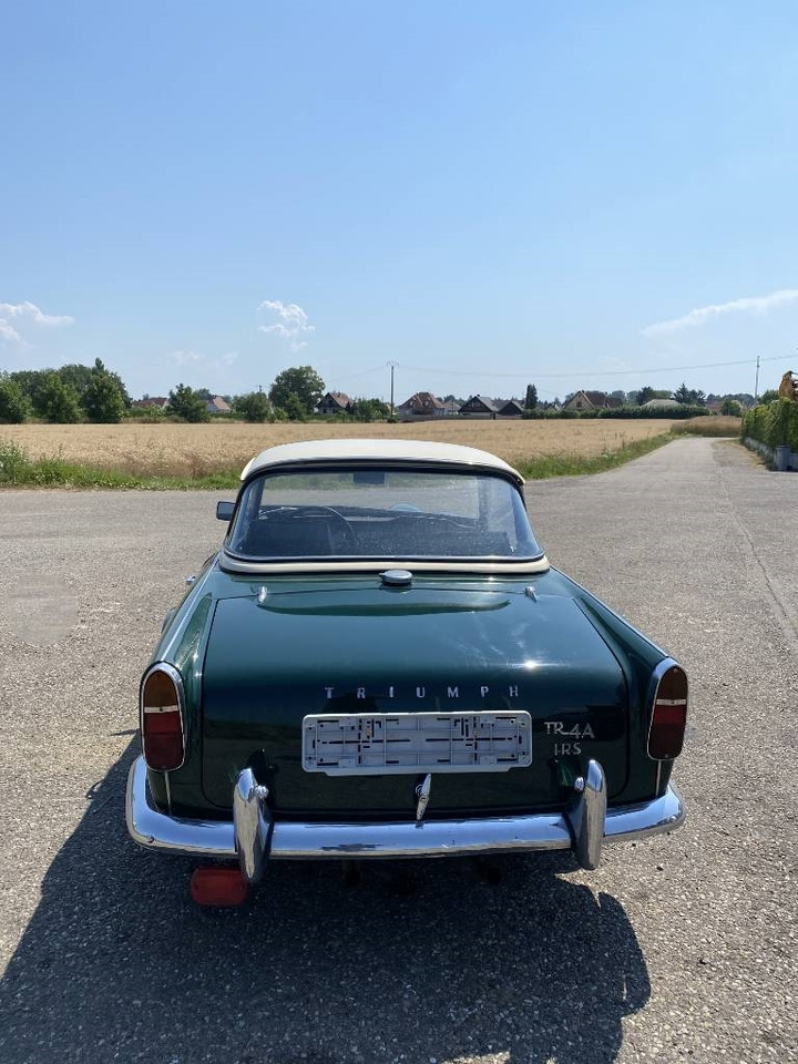 Triumph TR4-A + Hard Top / OldTimer endommagé - Automobil: obrázok 5 Triumph TR4-A + Hard Top / OldTimer endommagé - Automobil: obrázok 5