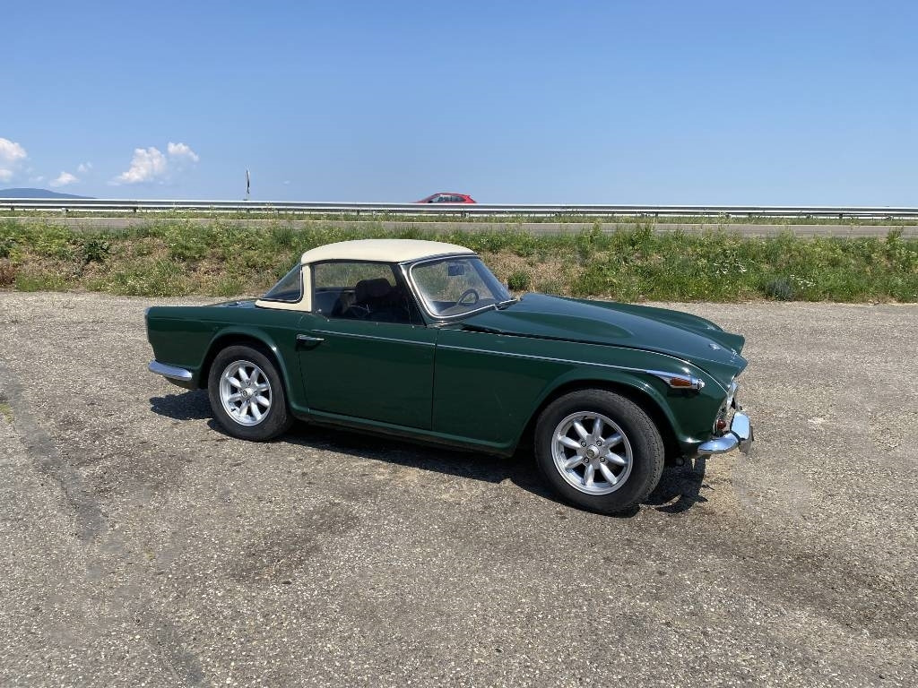 Triumph TR4-A + Hard Top / OldTimer endommagé - Automobil: obrázok 3 Triumph TR4-A + Hard Top / OldTimer endommagé - Automobil: obrázok 3