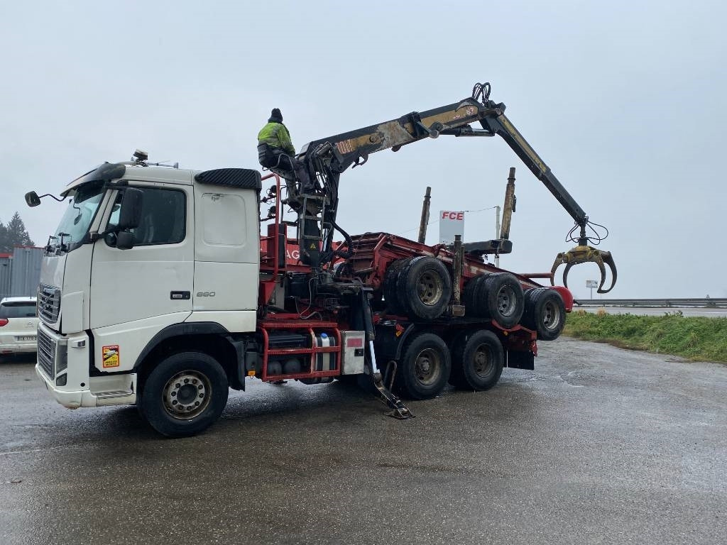 Volvo FH 660 RETARDER /DIEBOLT D2887 2017 endommagé - Nákladné vozidlo na prepravu dreva: obrázok 2 Volvo FH 660 RETARDER /DIEBOLT D2887 2017 endommagé - Nákladné vozidlo na prepravu dreva: obrázok 2