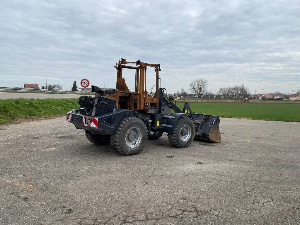 Yanmar V 100 / Certificat CE endommagée - Kolesový nakladač: obrázok 4 Yanmar V 100 / Certificat CE endommagée - Kolesový nakladač: obrázok 4