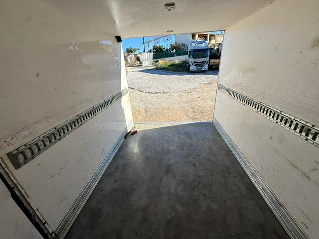 Iveco 35C16 CAISSE FRIGO LAMBERET ET CARRIER ET HAYON - Chladiarenská dodávka: obrázok 4 Iveco 35C16 CAISSE FRIGO LAMBERET ET CARRIER ET HAYON - Chladiarenská dodávka: obrázok 4