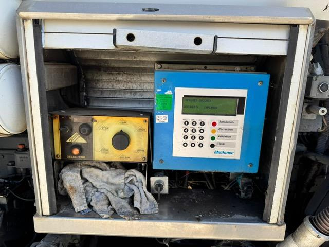 Cisternové vozidlo na prepravu palivo Renault MIDLUM 210 CITERNE MERCERON 11000 L 4 COMPARTIMENTS: obrázok 15 Cisternové vozidlo na prepravu palivo Renault MIDLUM 210 CITERNE MERCERON 11000 L 4 COMPARTIMENTS: obrázok 15