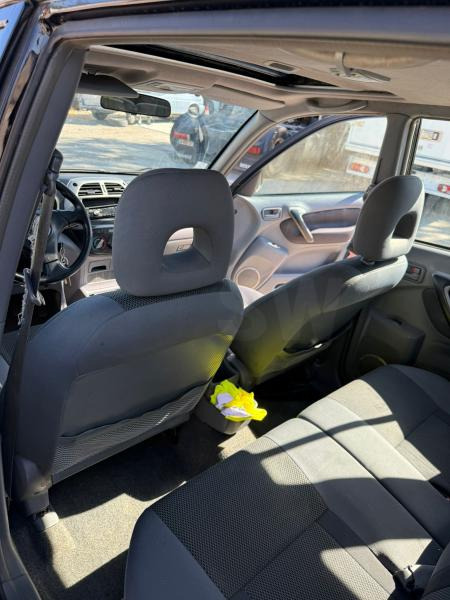 Toyota Rav 4 - Hatchback: obrázok 5 Toyota Rav 4 - Hatchback: obrázok 5