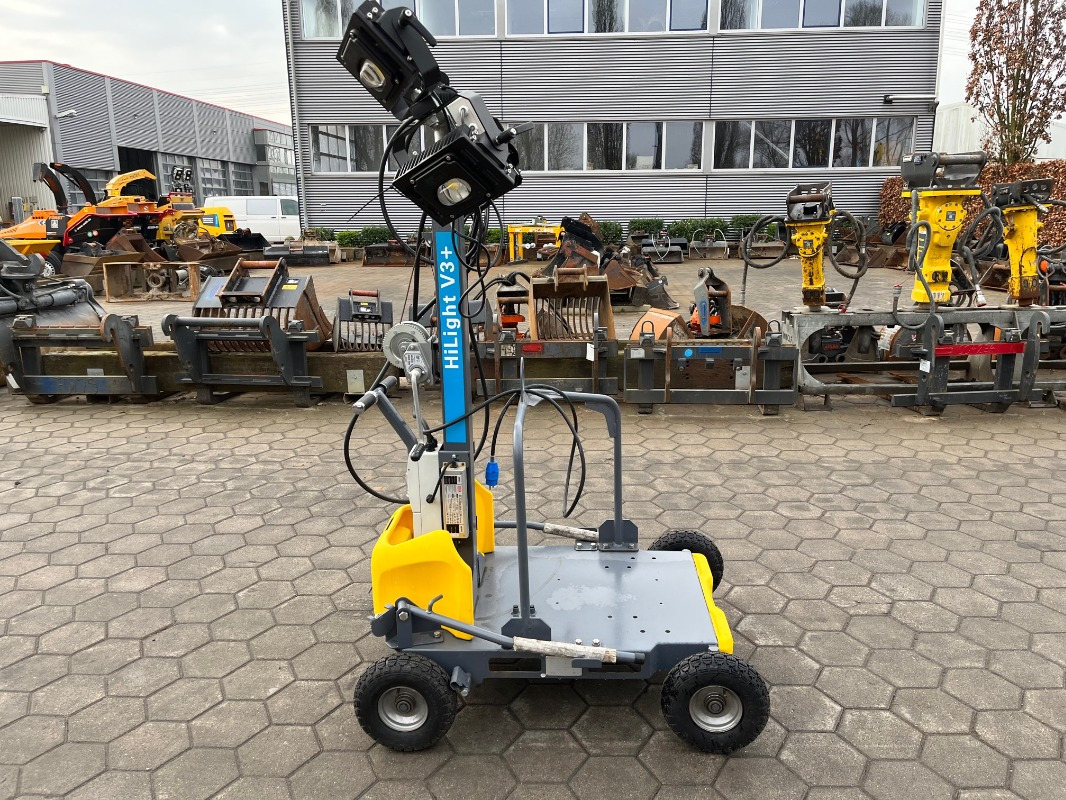 Atlas Copco V3 - Elektrický generátor: obrázok 3 Atlas Copco V3 - Elektrický generátor: obrázok 3
