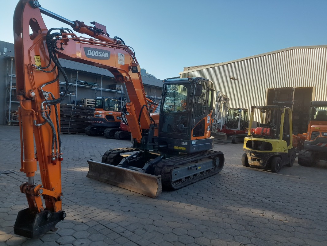 Doosan DX85R-3 - Rýpadlo: obrázok 1 Doosan DX85R-3 - Rýpadlo: obrázok 1