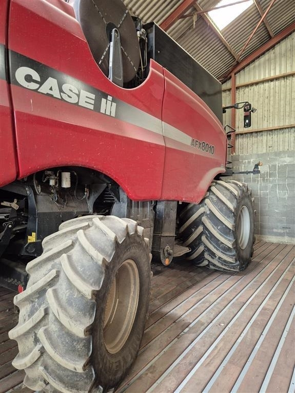 Case IH Axial-Flow 8010 MacDon skærebord - Obilný kombajn: obrázok 2 Case IH Axial-Flow 8010 MacDon skærebord - Obilný kombajn: obrázok 2