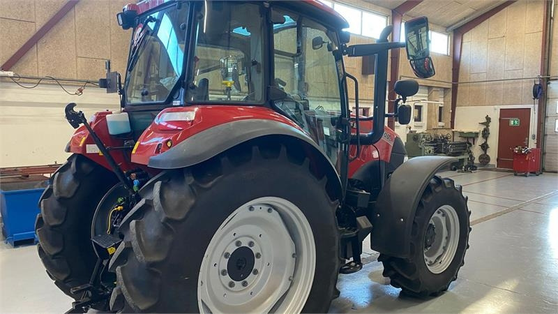 Case IH Farmall 100C - Traktor: obrázok 3 Case IH Farmall 100C - Traktor: obrázok 3