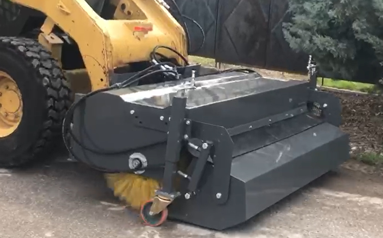 SAYGINLAR SKID STEER MOUNTED ROAD SWEEPER - Zametač pre Šmykom riadený nakladač: obrázok 3 SAYGINLAR SKID STEER MOUNTED ROAD SWEEPER - Zametač pre Šmykom riadený nakladač: obrázok 3