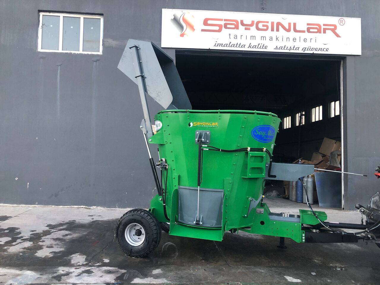 SAYGINLAR vertical feed mixer wagon - Stroj a zariadenia na chov hospodárskych zvierat: obrázok 3 SAYGINLAR vertical feed mixer wagon - Stroj a zariadenia na chov hospodárskych zvierat: obrázok 3