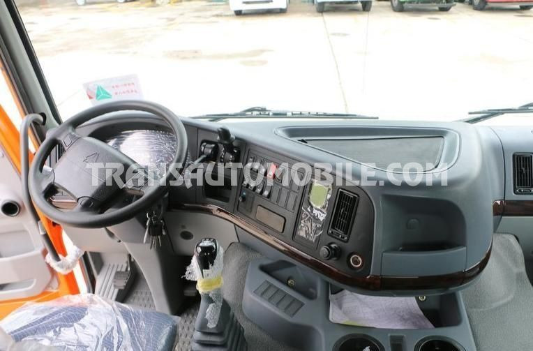 Sinotruk HOWO 6X6 ALL-WHEEL DRIVE - Ťahač: obrázok 2 Sinotruk HOWO 6X6 ALL-WHEEL DRIVE - Ťahač: obrázok 2