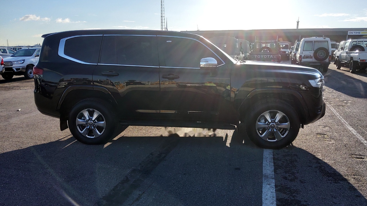 Toyota Land Cruiser 300 V6 VX 7 SEATERS / PLACES 3.5L Petrol Automatic VXVHO - SUV: obrázok 3 Toyota Land Cruiser 300 V6 VX 7 SEATERS / PLACES 3.5L Petrol Automatic VXVHO - SUV: obrázok 3