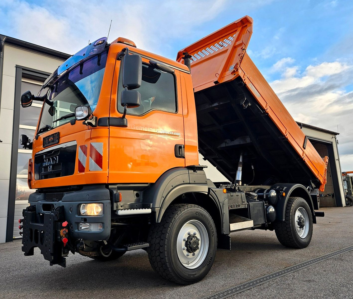 MAN TGM 13.290 4x4 Euro5 Winterdienst Single - Sklápač: obrázok 1 MAN TGM 13.290 4x4 Euro5 Winterdienst Single - Sklápač: obrázok 1