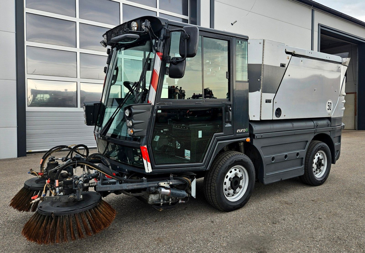 Schmidt Swingo Compact 200 Euro6 - Zametacie vozidlo: obrázok 1 Schmidt Swingo Compact 200 Euro6 - Zametacie vozidlo: obrázok 1