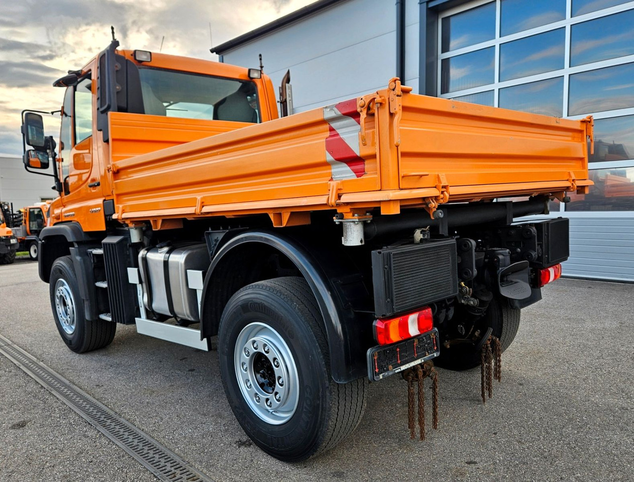 Unimog U527 UGE Euro6 VarioPilot Hydrostat - Sklápač: obrázok 3 Unimog U527 UGE Euro6 VarioPilot Hydrostat - Sklápač: obrázok 3