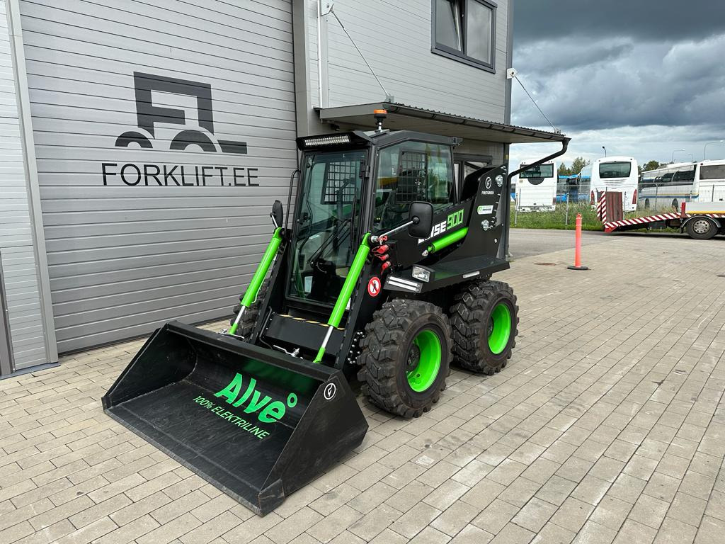 Firstgreen Elise 900 - Šmykom riadený nakladač: obrázok 1 Firstgreen Elise 900 - Šmykom riadený nakladač: obrázok 1