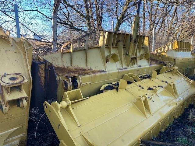 CAT D 8 U-blade - Radlica pre Stavebné stroje: obrázok 1 CAT D 8 U-blade - Radlica pre Stavebné stroje: obrázok 1