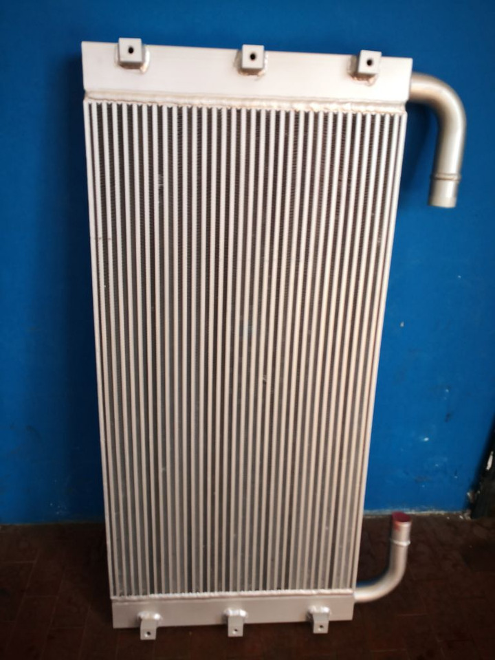 4650356 OILCOOLER HITACHI ZX270.3 280.3 - Chladič: obrázok 2 4650356 OILCOOLER HITACHI ZX270.3 280.3 - Chladič: obrázok 2
