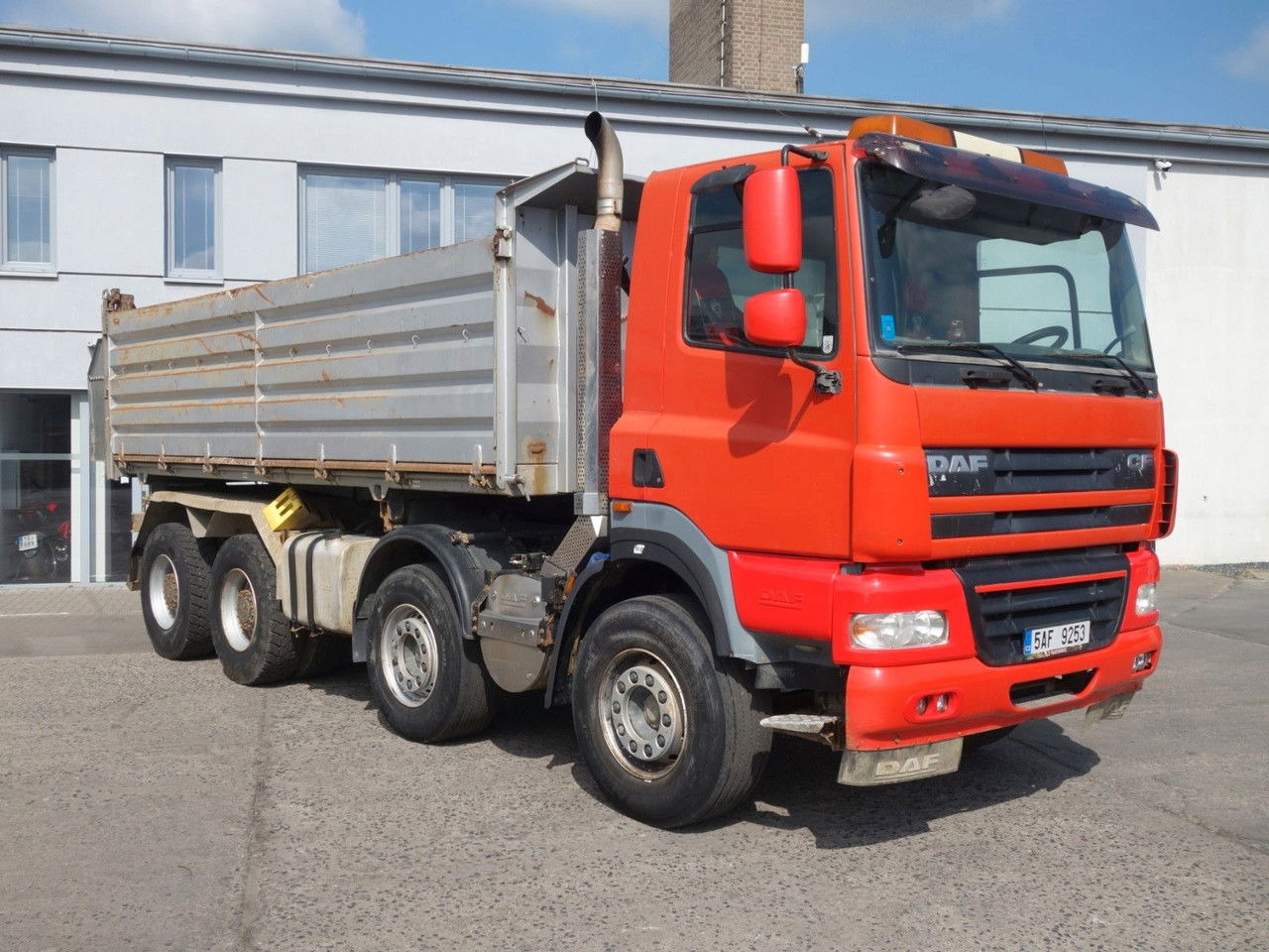 DAF CF 85.410 8x4 mit Meiller - Sklápač: obrázok 3 DAF CF 85.410 8x4 mit Meiller - Sklápač: obrázok 3