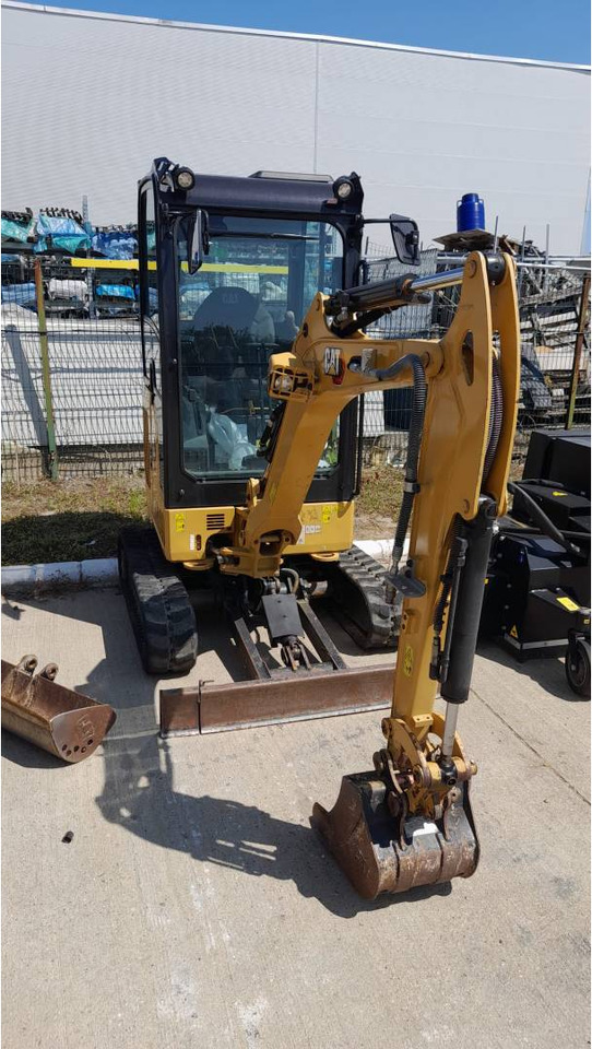 CAT 301.8-05 - Pásové rýpadlo: obrázok 2 CAT 301.8-05 - Pásové rýpadlo: obrázok 2